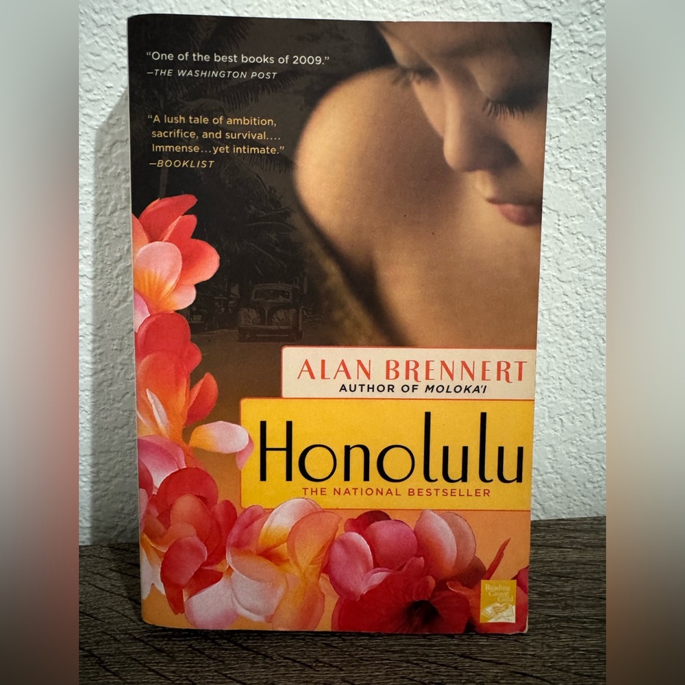 Honolulu by Alan Brennert Book.